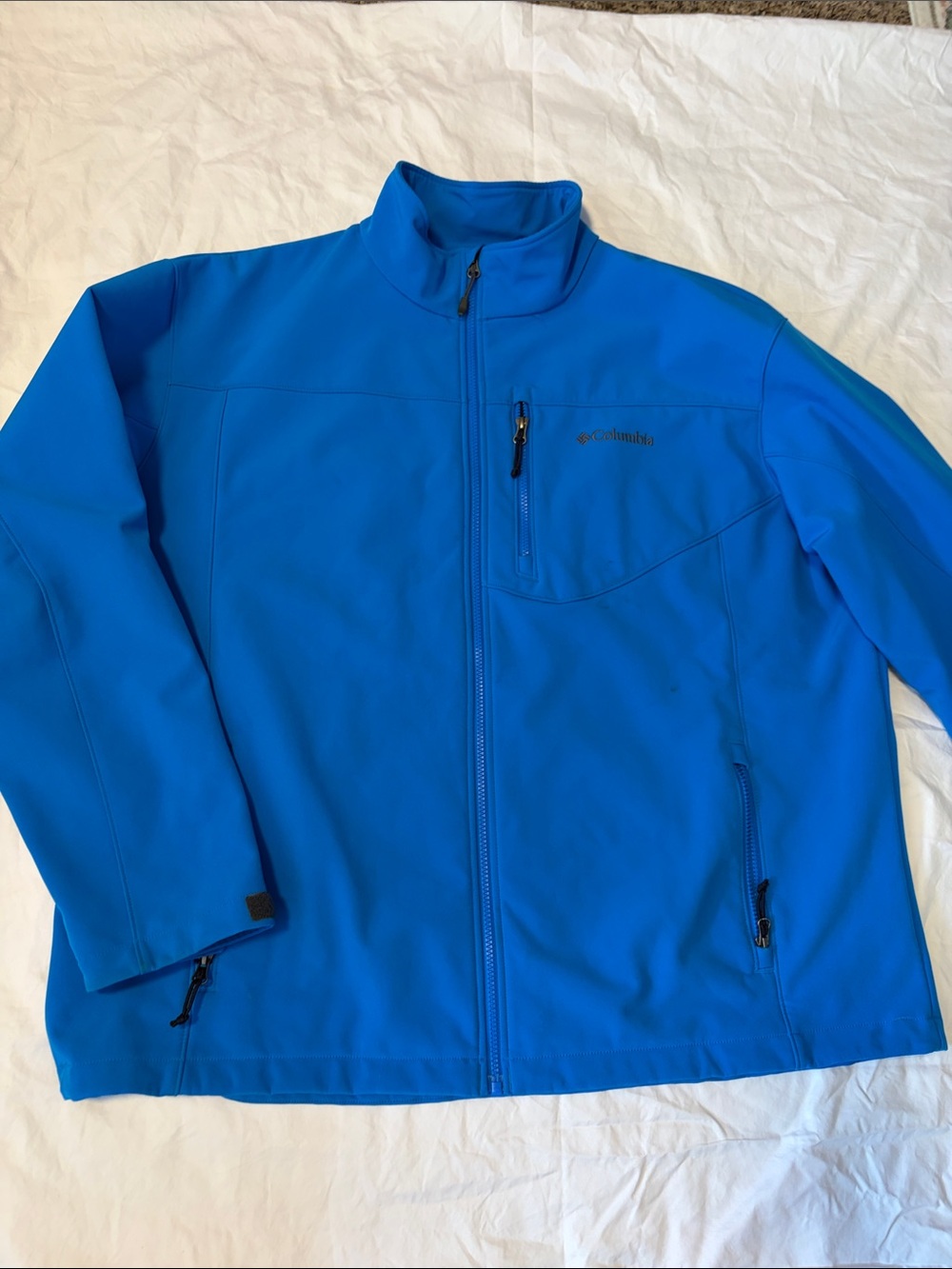 Columbia Men’s Royal Blue Lightweight Softshell Jacket